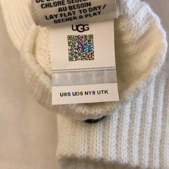 UGG Ivory White Knit Gloves Touch Screen Compatible Finger Tips OS NWT - Picture 8 of 12